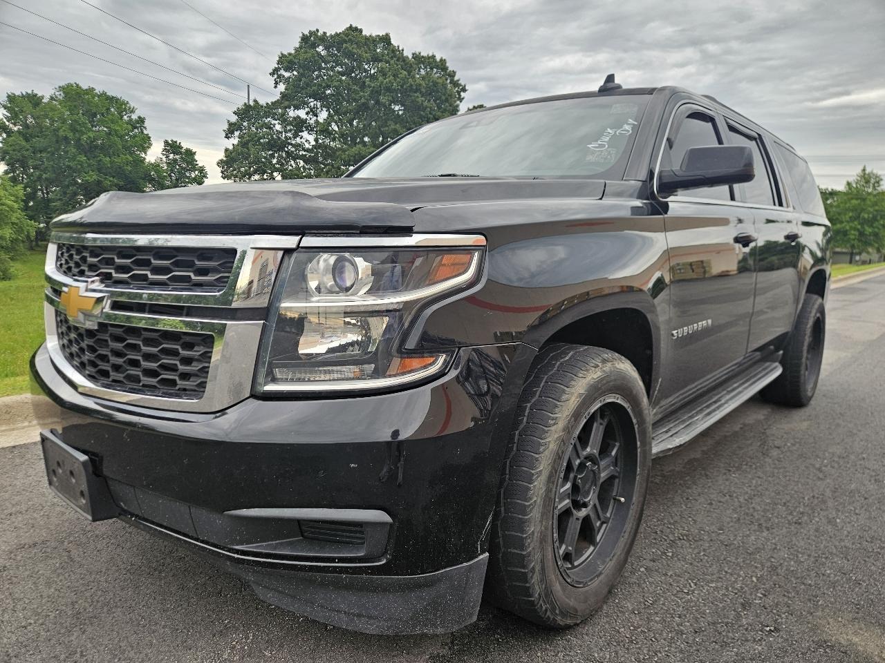 Chevrolet Suburban 4WD 4dr 1500 LT 2017
