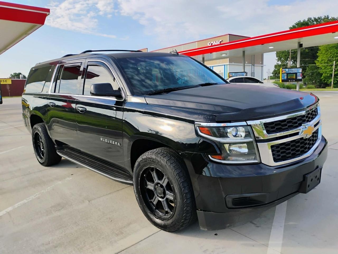 2017 Chevrolet Suburban 4WD 4dr 1500 LT