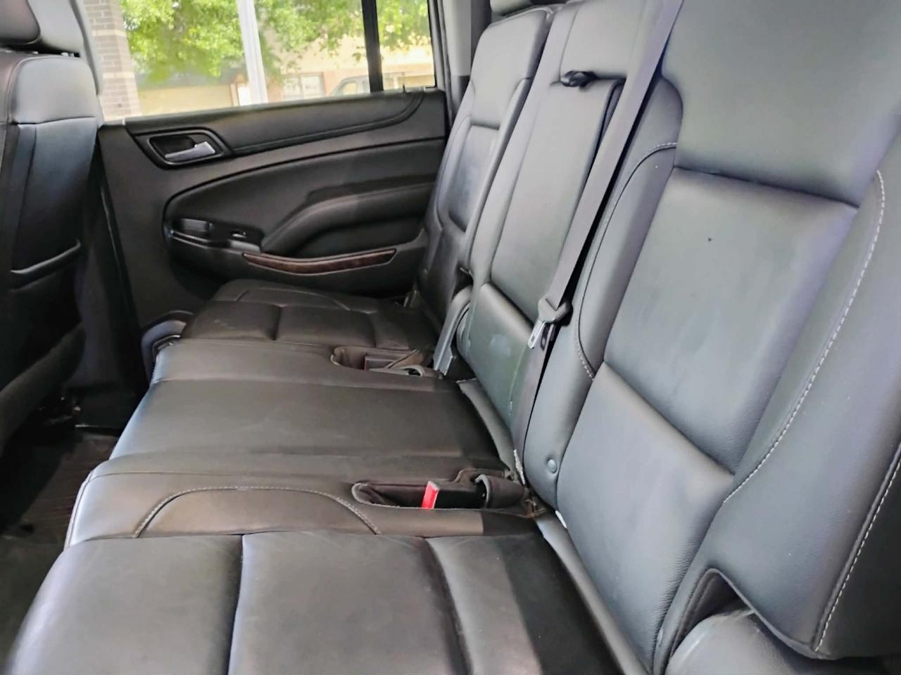 Chevrolet Suburban 4WD 4dr 1500 LT 2017