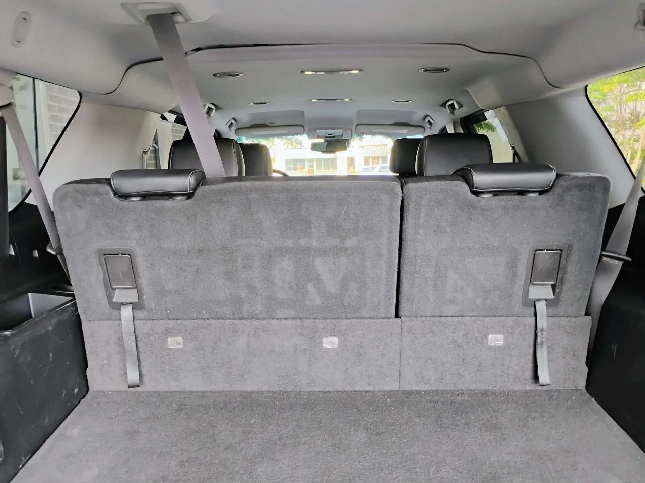 Chevrolet Suburban 4WD 4dr 1500 LT 2017