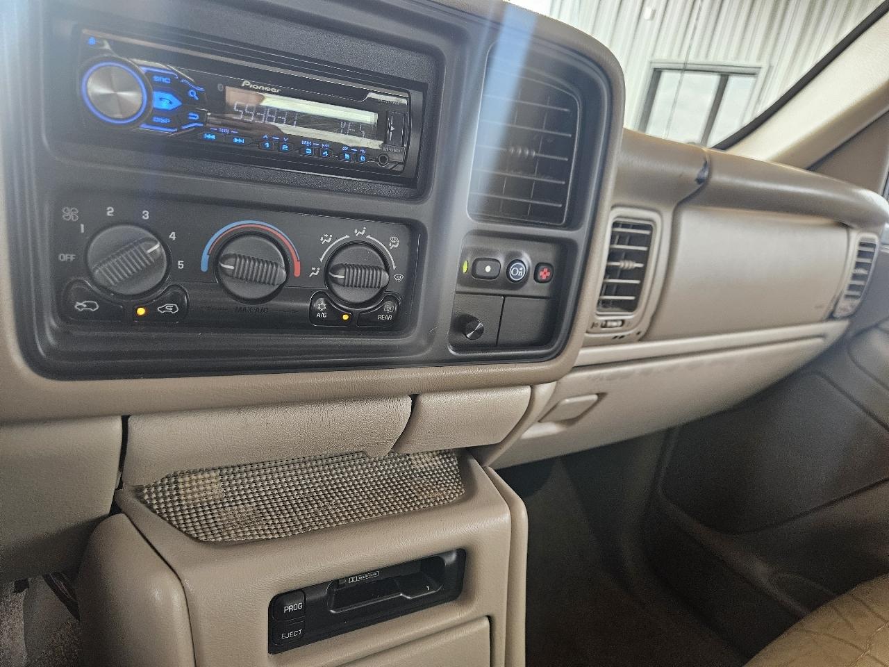 Chevrolet Tahoe 4dr 1500 4WD Z71 2002