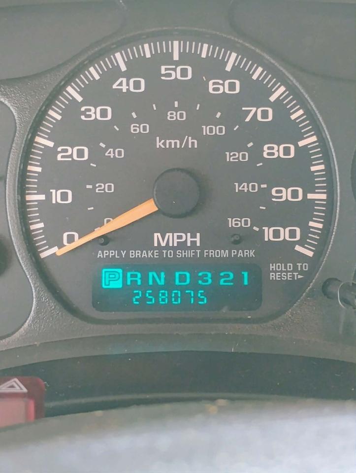 Chevrolet Tahoe 4dr 1500 4WD Z71 2002