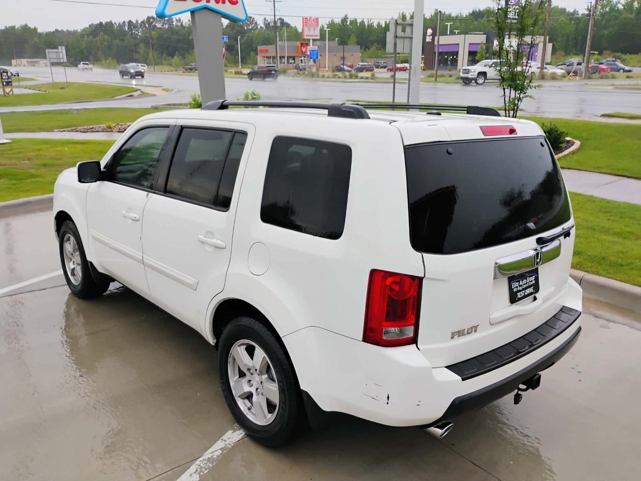 Honda Pilot 2WD 4dr EX-L 2011