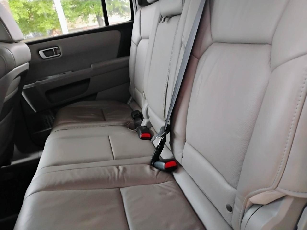 Honda Pilot 2WD 4dr EX-L 2011