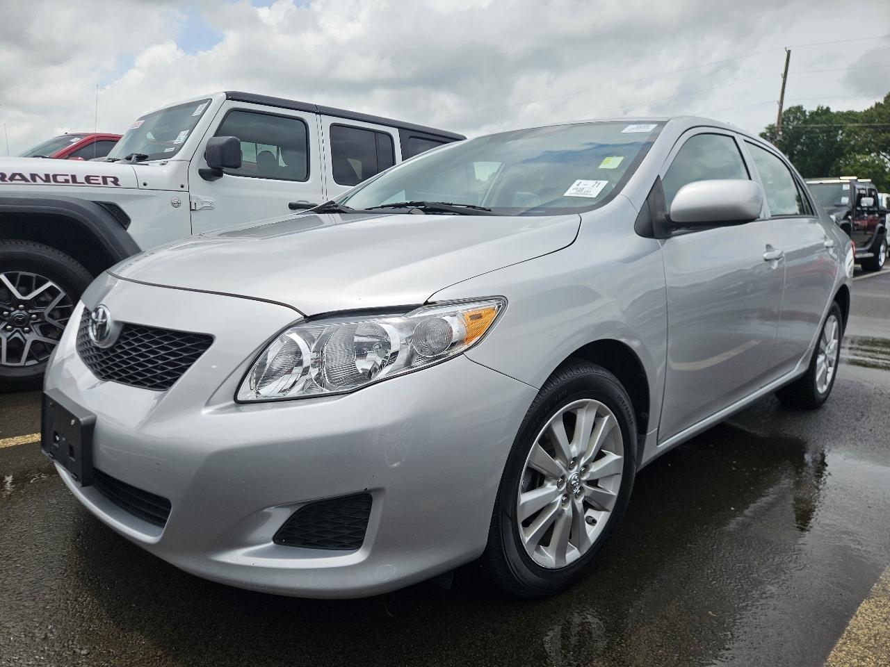 Toyota Corolla 4dr Sdn Man (Natl) 2010