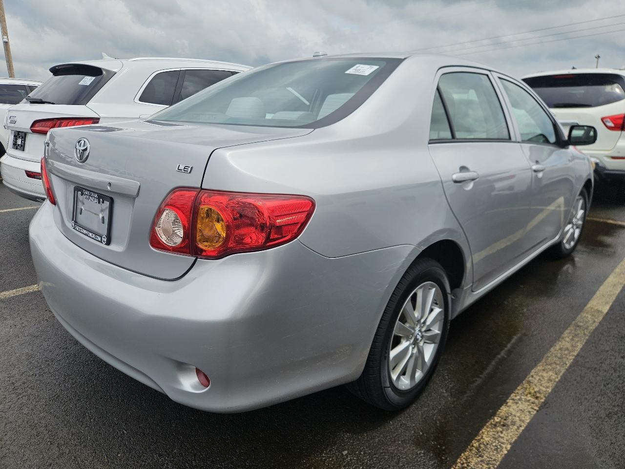 Toyota Corolla 4dr Sdn Man (Natl) 2010