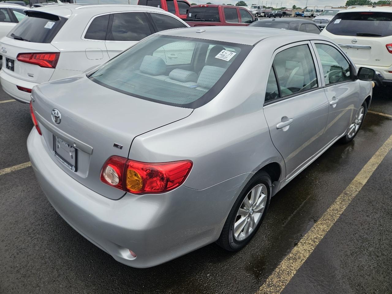 Toyota Corolla 4dr Sdn Man (Natl) 2010