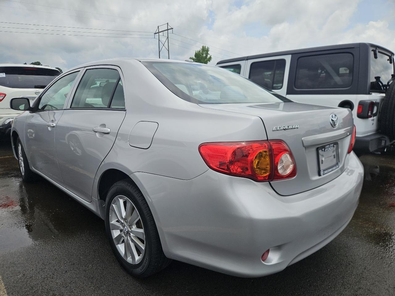 Toyota Corolla 4dr Sdn Man (Natl) 2010