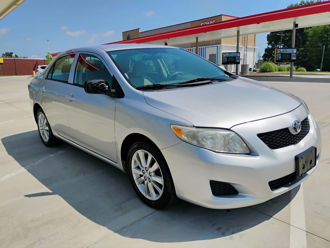 Toyota Corolla 4dr Sdn Man (Natl) 2010