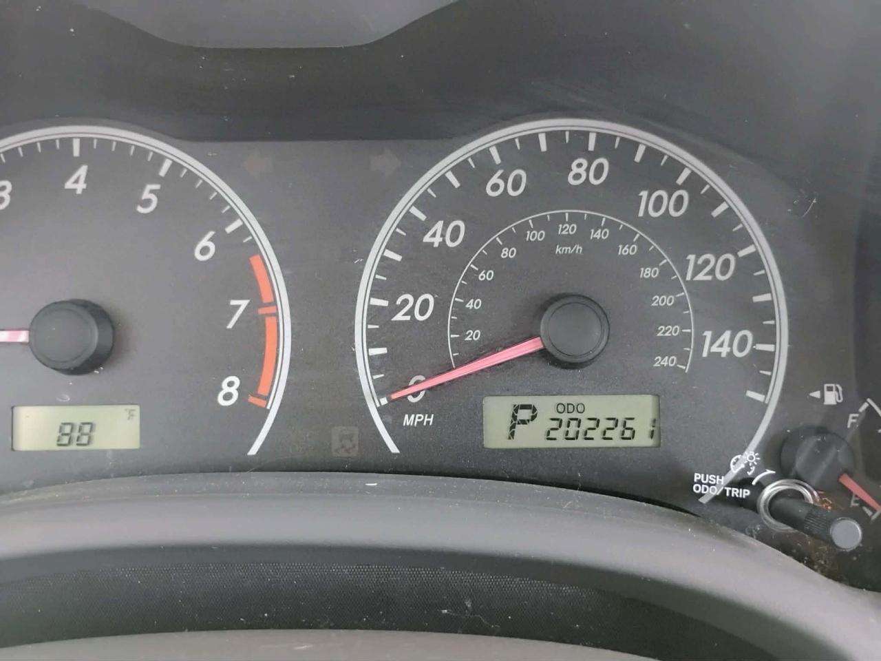 Toyota Corolla 4dr Sdn Man (Natl) 2010
