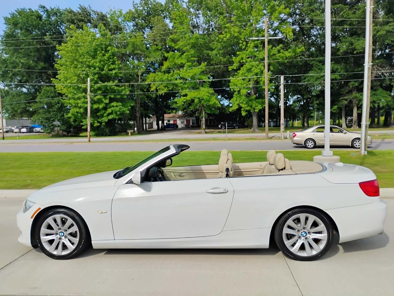 BMW 3 Series 2dr Conv 328i SULEV 2011