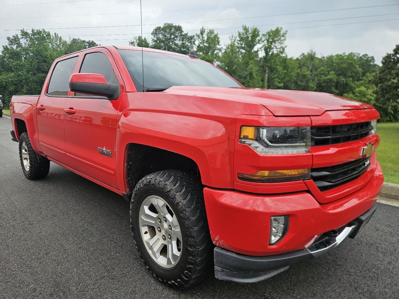 Chevrolet Silverado 1500 4WD Crew Cab 143.5" LT w/2LT 2018