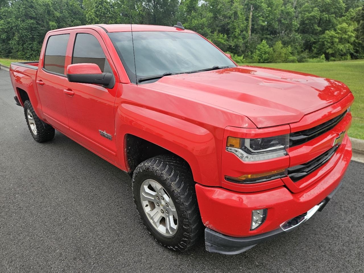 Chevrolet Silverado 1500 4WD Crew Cab 143.5" LT w/2LT 2018