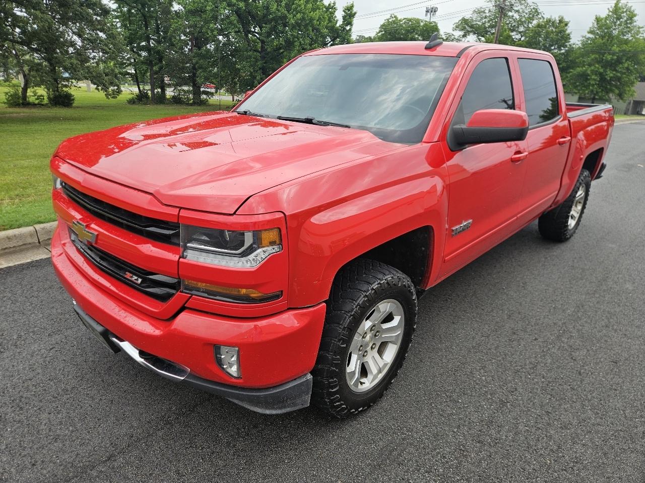 Chevrolet Silverado 1500 4WD Crew Cab 143.5" LT w/2LT 2018