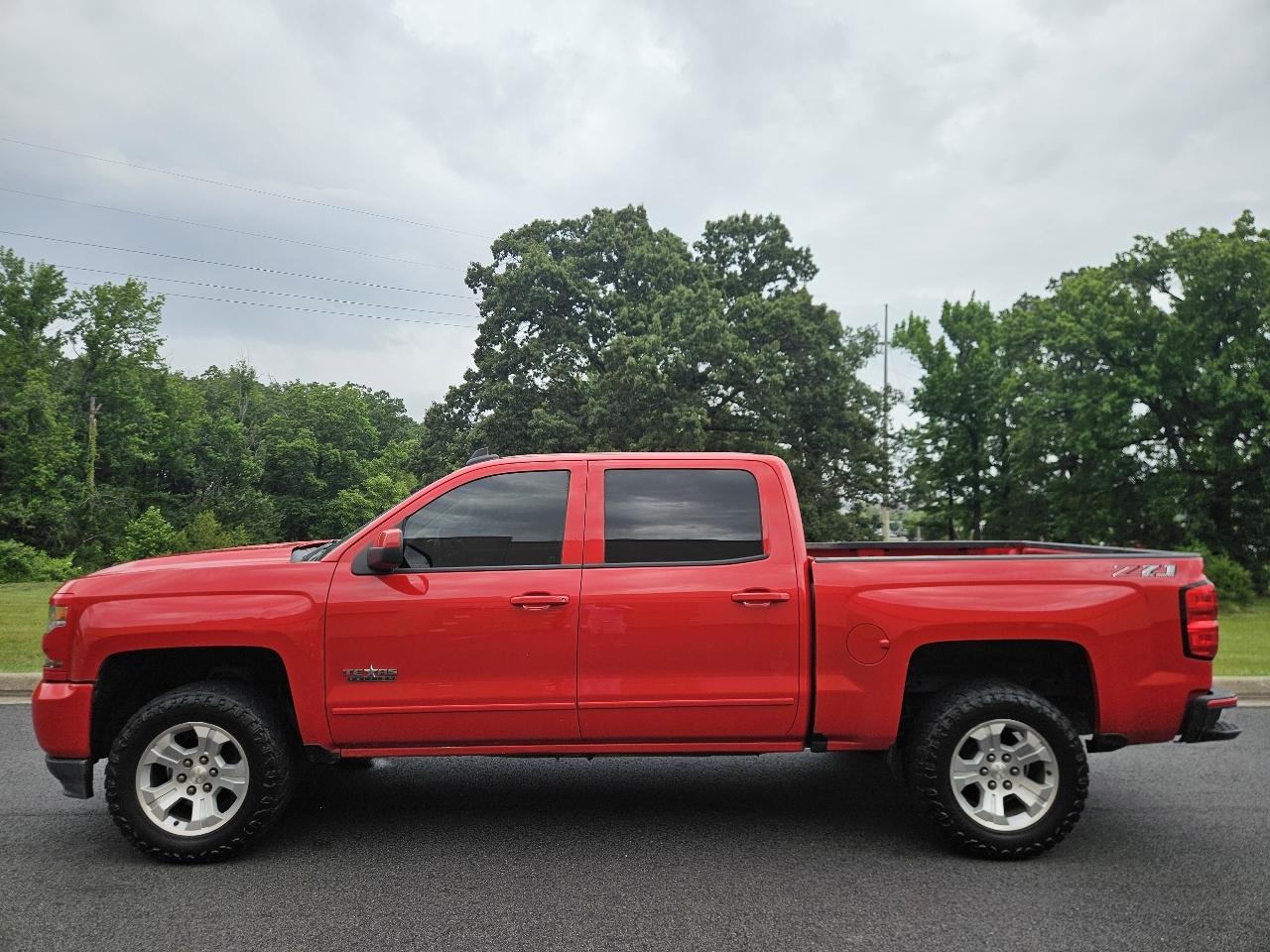 Chevrolet Silverado 1500 4WD Crew Cab 143.5" LT w/2LT 2018