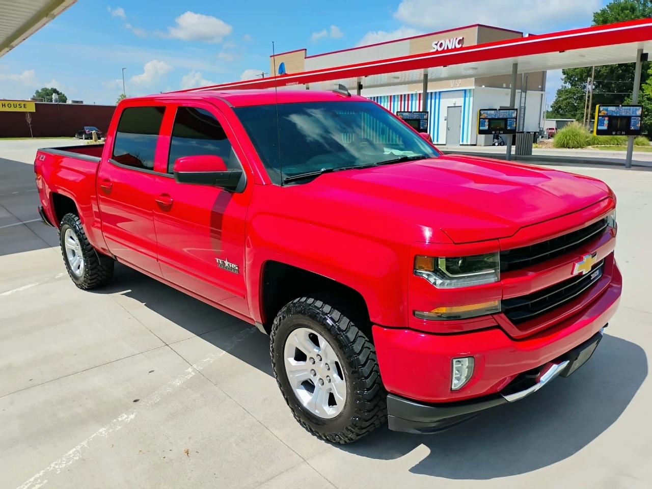 Chevrolet Silverado 1500 4WD Crew Cab 143.5" LT w/2LT 2018