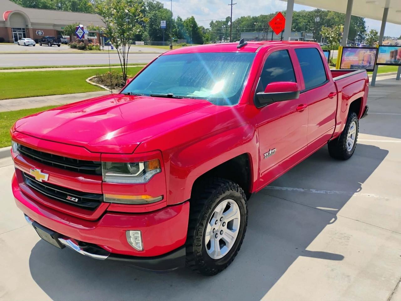 Chevrolet Silverado 1500 4WD Crew Cab 143.5" LT w/2LT 2018
