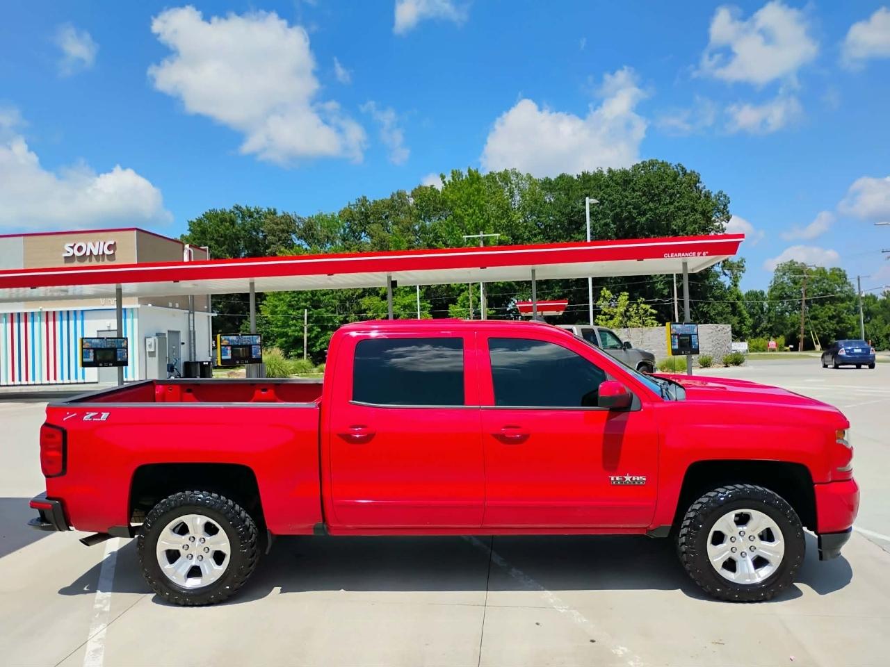 Chevrolet Silverado 1500 4WD Crew Cab 143.5" LT w/2LT 2018