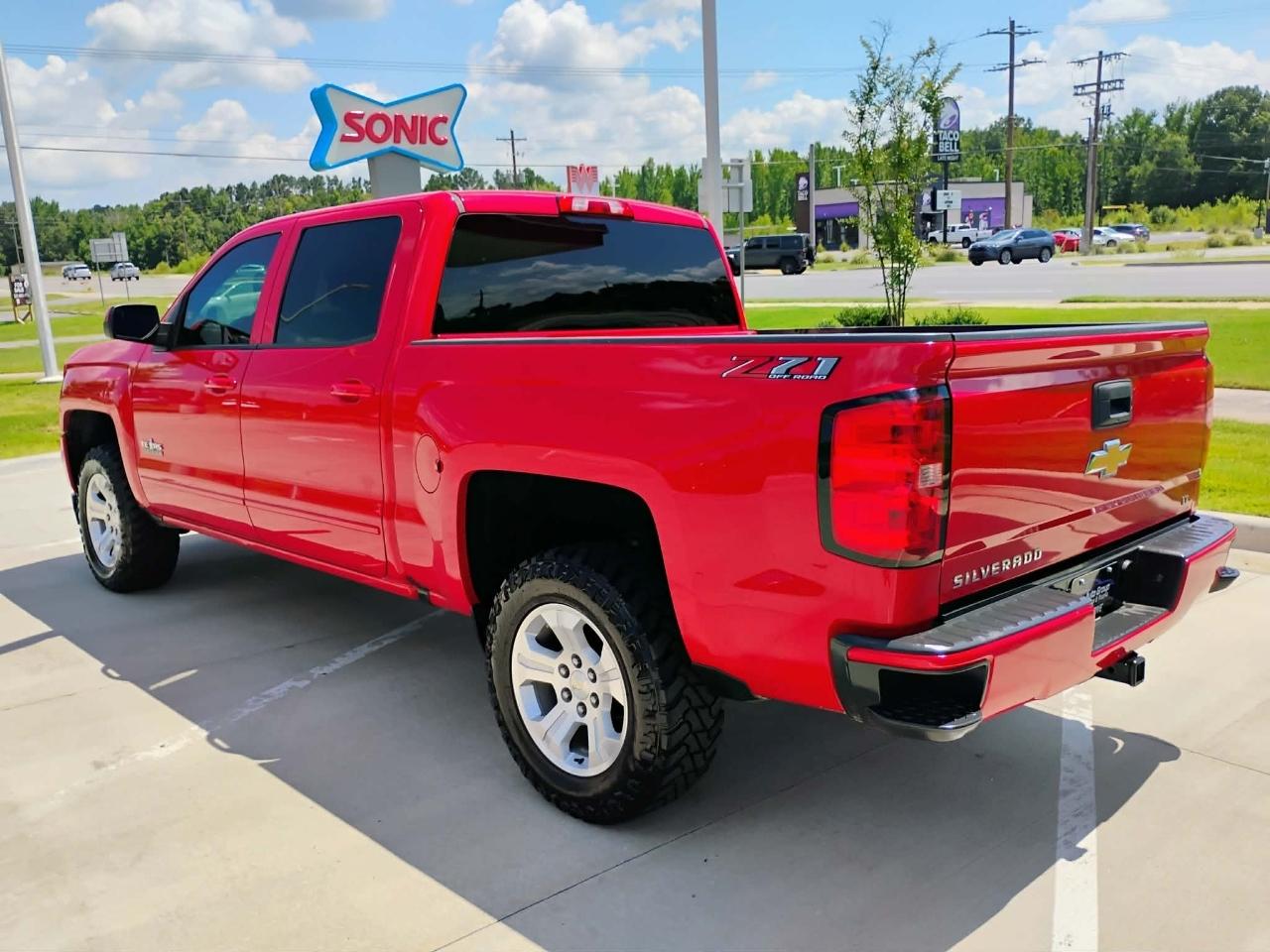 Chevrolet Silverado 1500 4WD Crew Cab 143.5" LT w/2LT 2018