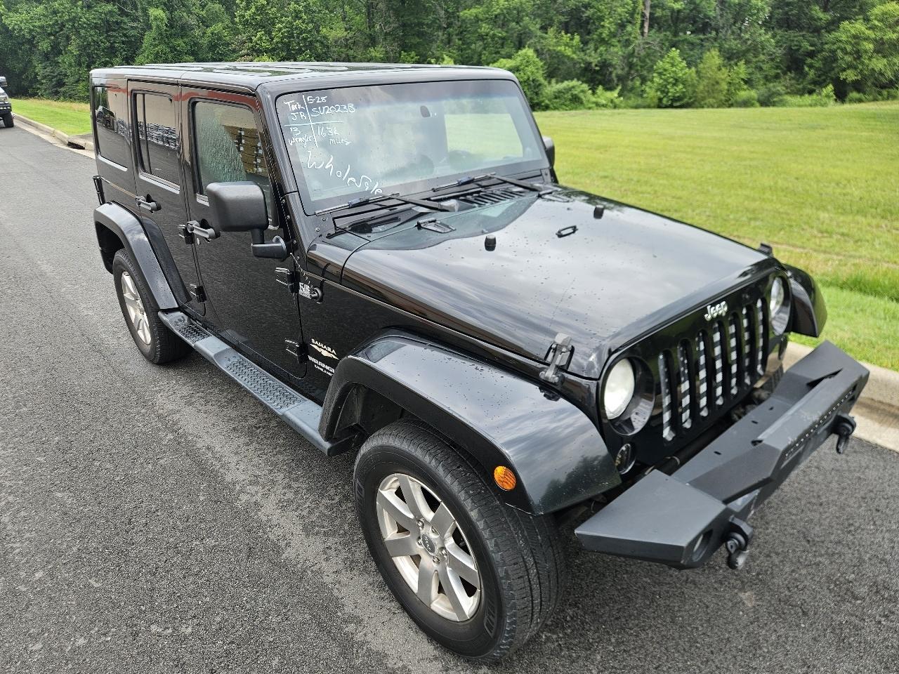Jeep Wrangler Unlimited 4WD 4dr Sahara 2013