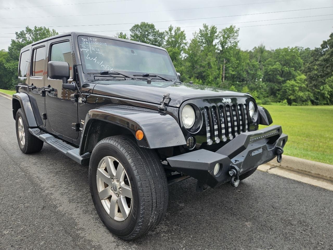 Jeep Wrangler Unlimited 4WD 4dr Sahara 2013