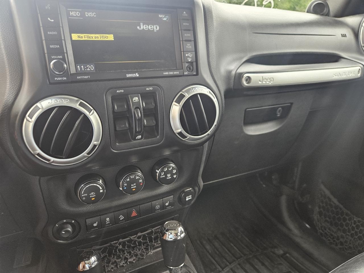 Jeep Wrangler Unlimited 4WD 4dr Sahara 2013