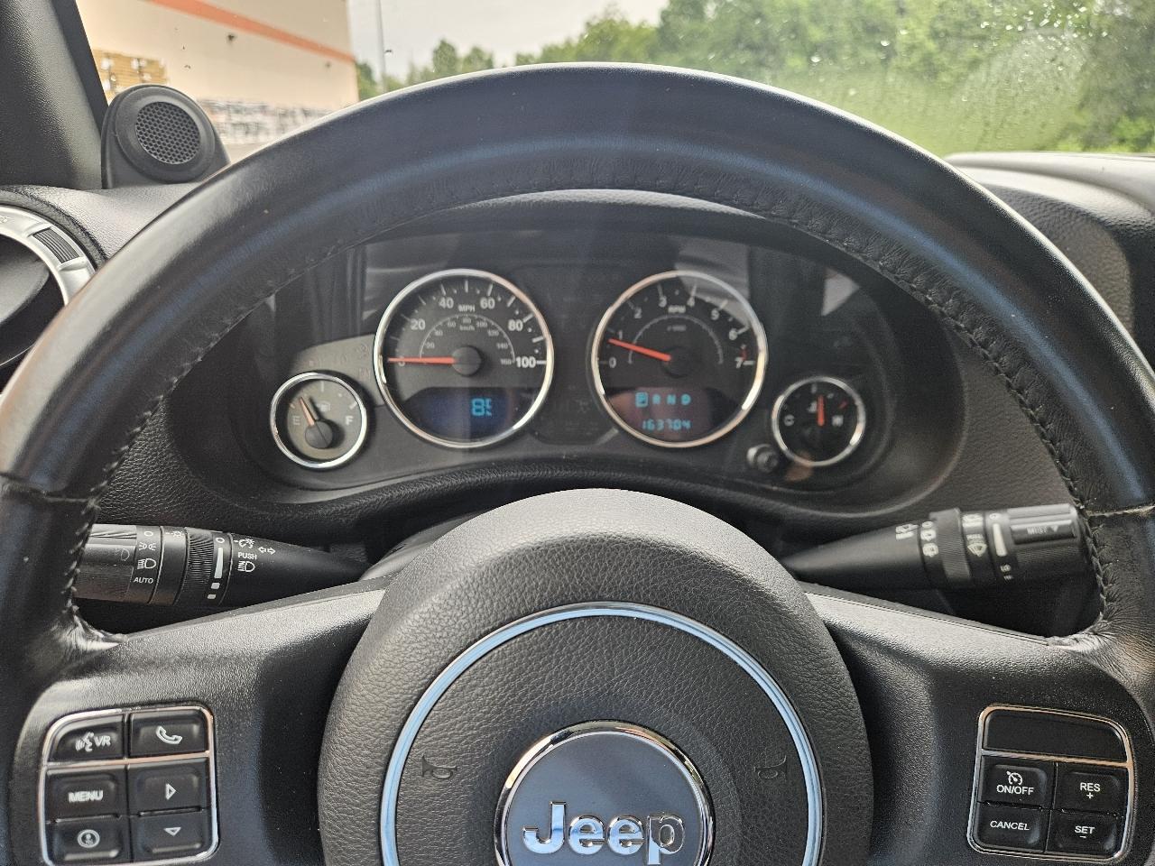 Jeep Wrangler Unlimited 4WD 4dr Sahara 2013