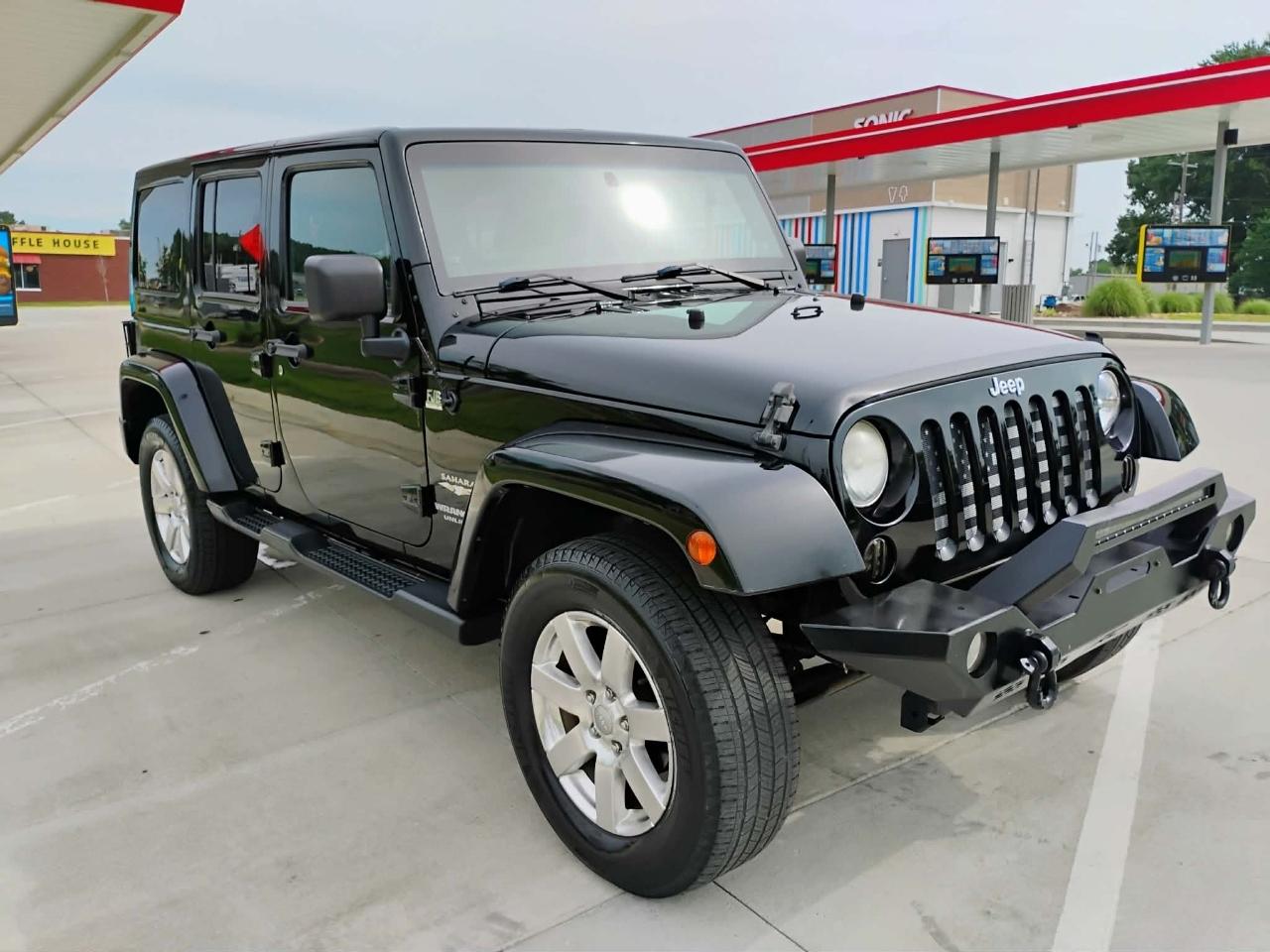 Jeep Wrangler Unlimited 4WD 4dr Sahara 2013