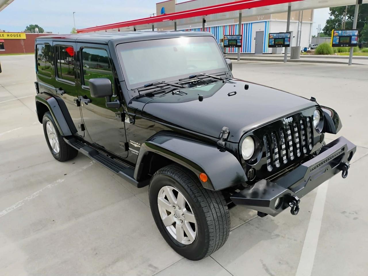 Jeep Wrangler Unlimited 4WD 4dr Sahara 2013