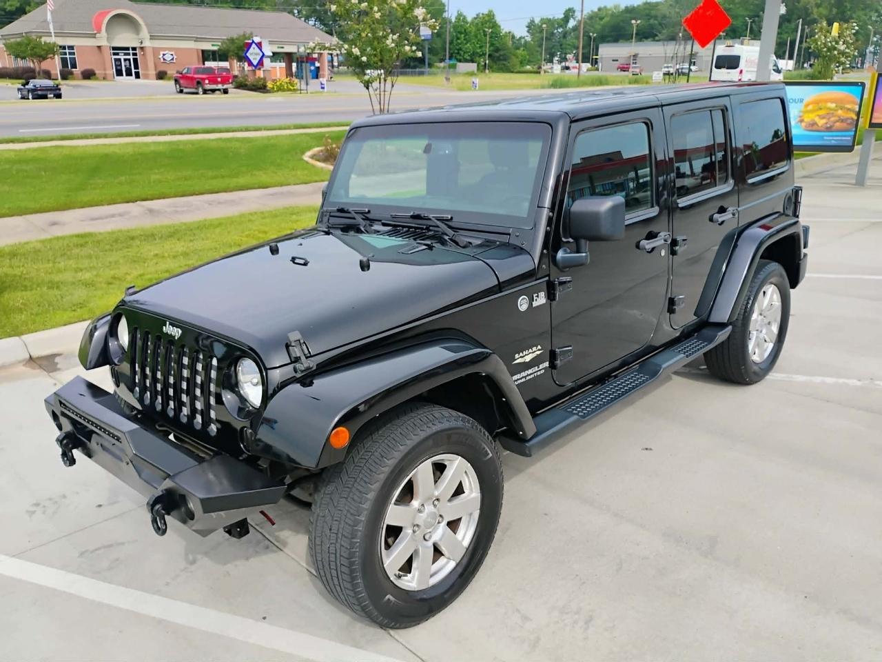 Jeep Wrangler Unlimited 4WD 4dr Sahara 2013