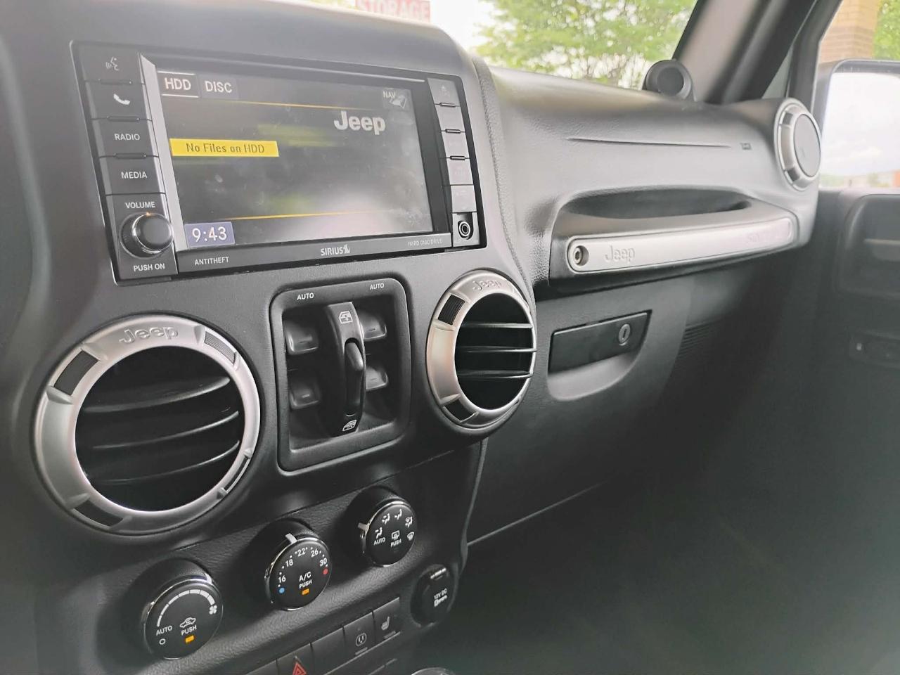 Jeep Wrangler Unlimited 4WD 4dr Sahara 2013
