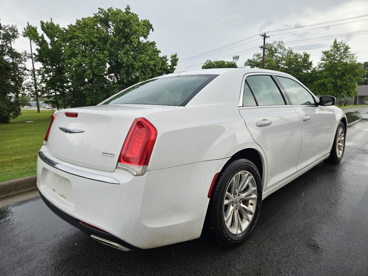Chrysler 300 Limited RWD 2017