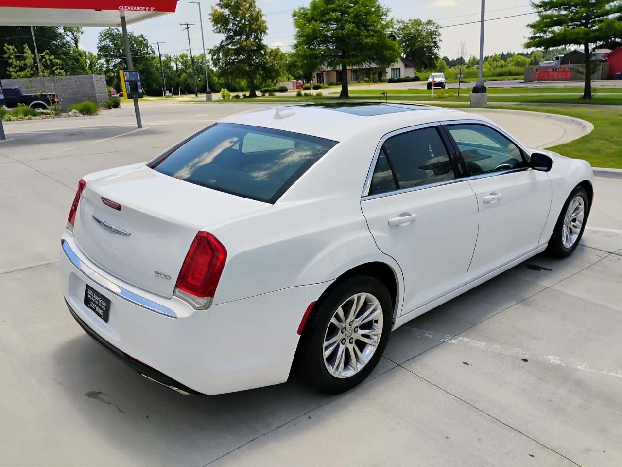 Chrysler 300 Limited RWD 2017