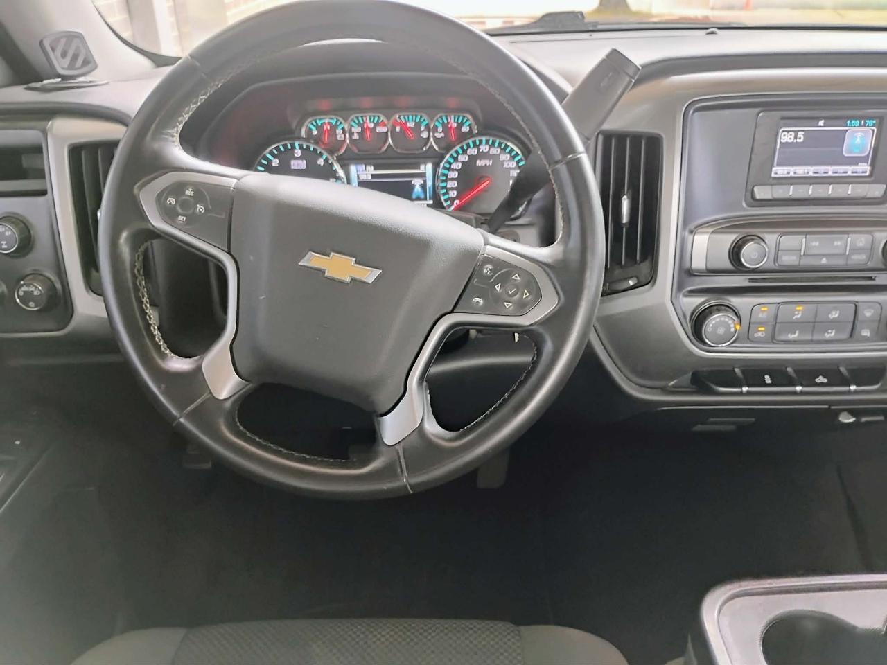 Chevrolet Silverado 1500 4WD Crew Cab 143.5" LT w/1LT 2015