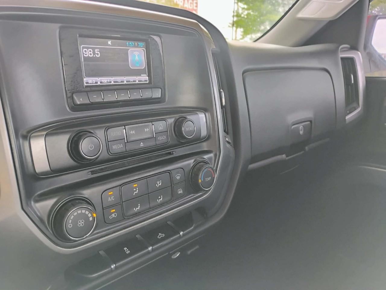 Chevrolet Silverado 1500 4WD Crew Cab 143.5" LT w/1LT 2015