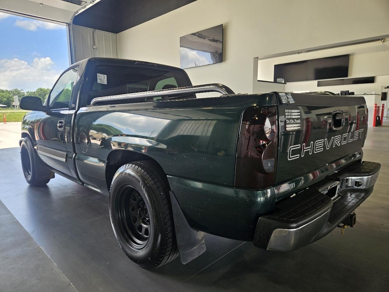Chevrolet Silverado 1500 LS Reg. Cab Short Bed 2WD 2003