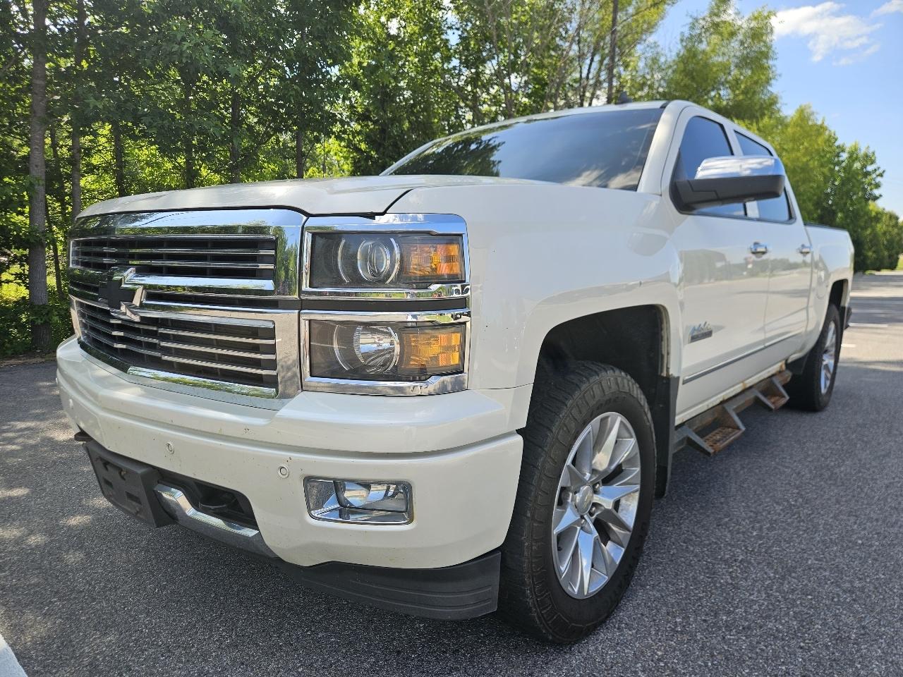 2014 Chevrolet Silverado 1500 4WD Crew Cab 143.5" High Country