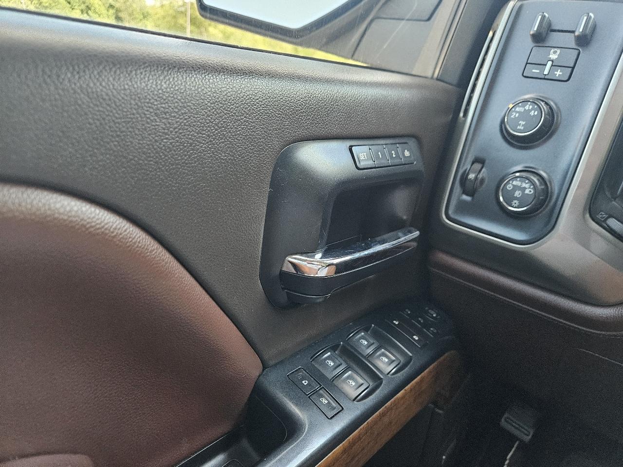Chevrolet Silverado 1500 4WD Crew Cab 143.5" High Country 2014