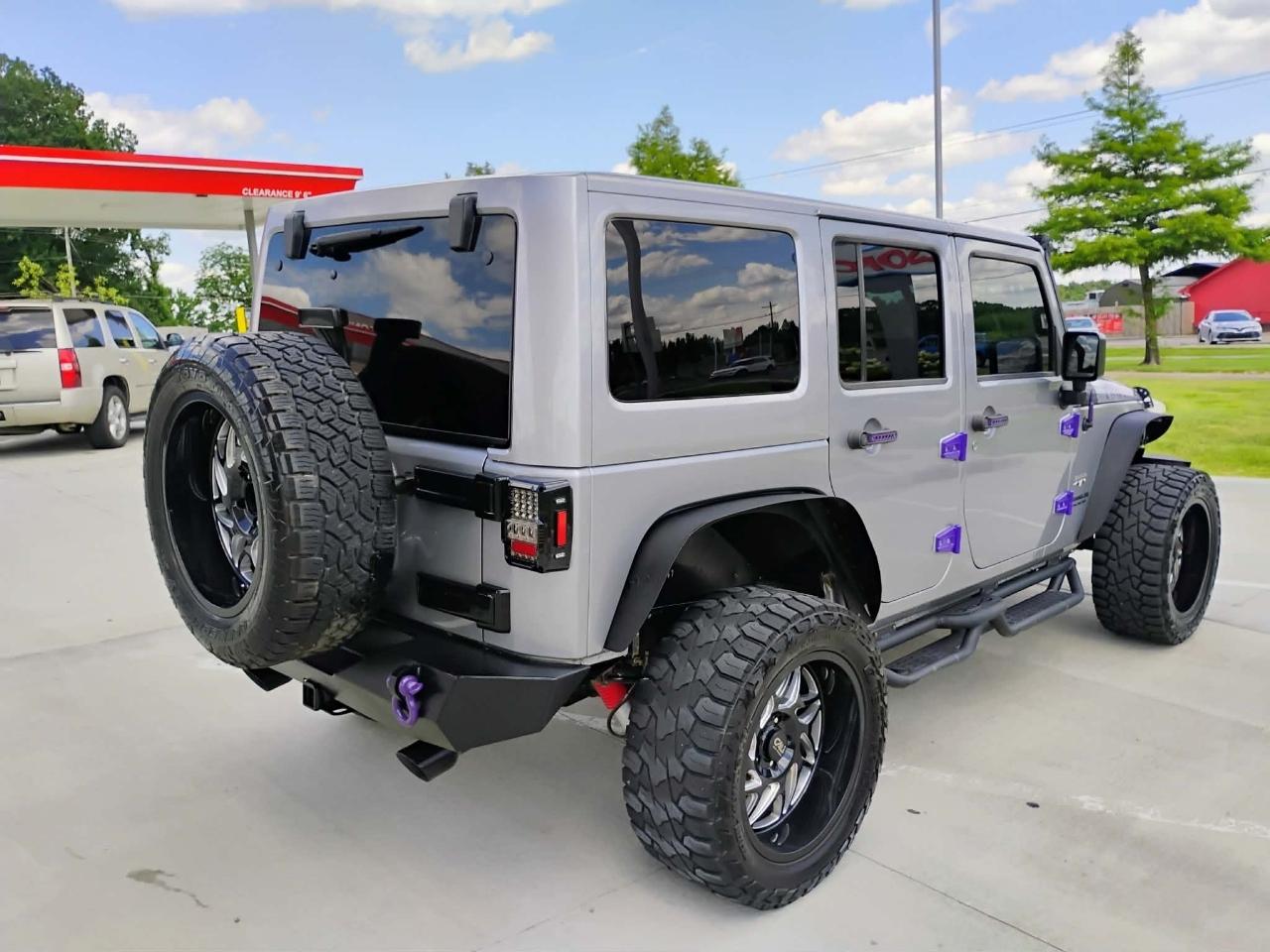 Jeep Wrangler Unlimited 4WD 4dr Sahara 2016