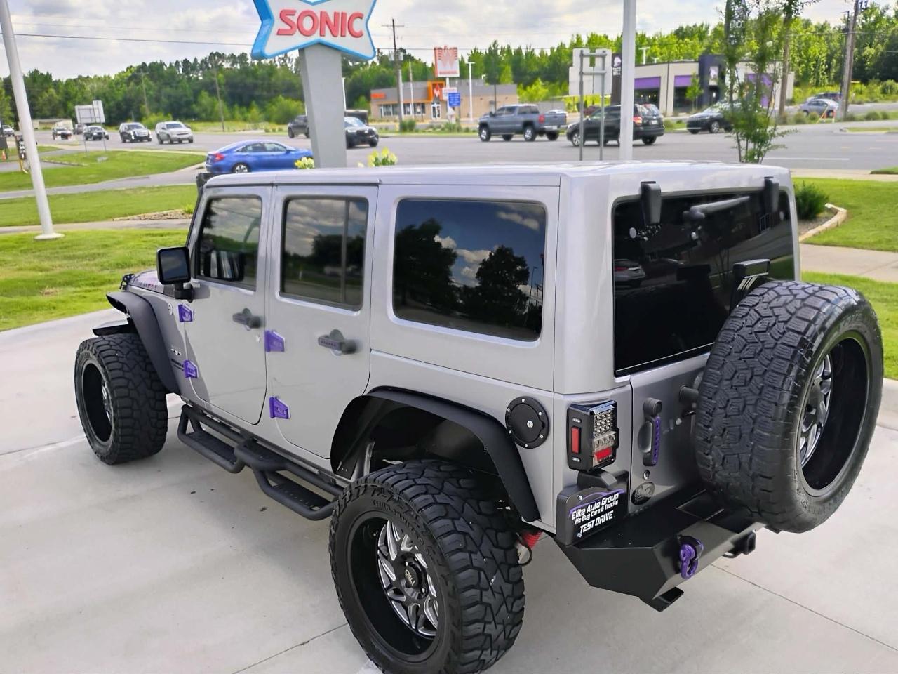 Jeep Wrangler Unlimited 4WD 4dr Sahara 2016