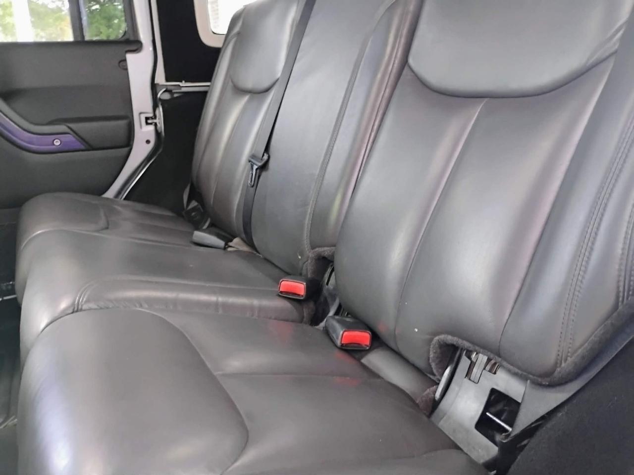 Jeep Wrangler Unlimited 4WD 4dr Sahara 2016
