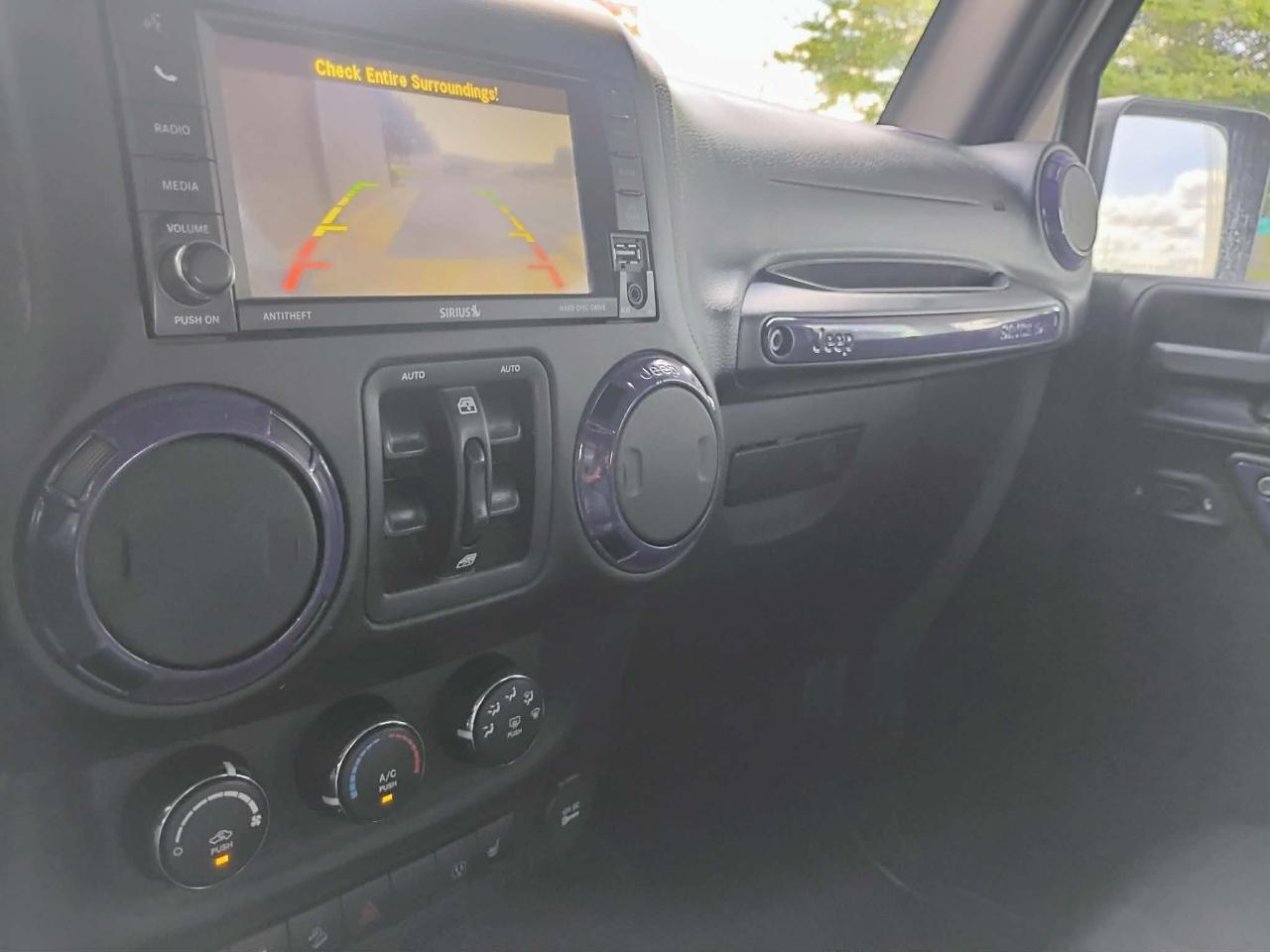 Jeep Wrangler Unlimited 4WD 4dr Sahara 2016