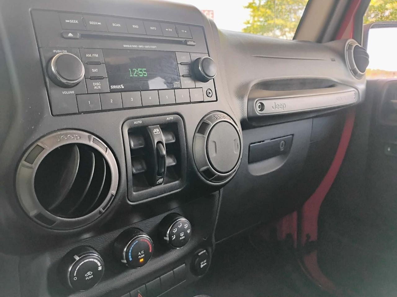 Jeep Wrangler Unlimited 4WD 4dr Sport 2015