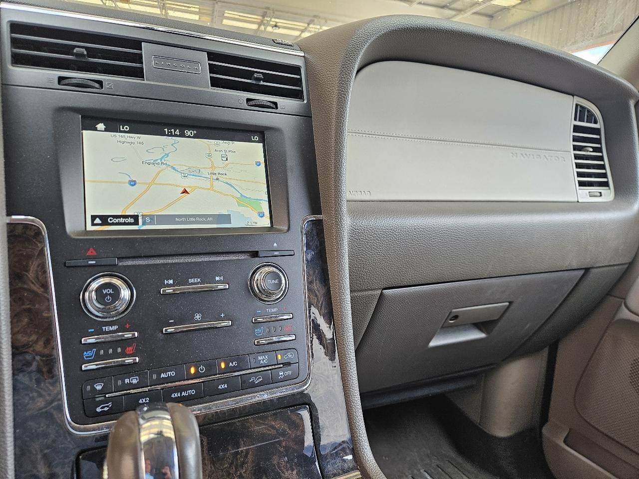 Lincoln Navigator 4WD 4dr Select 2016