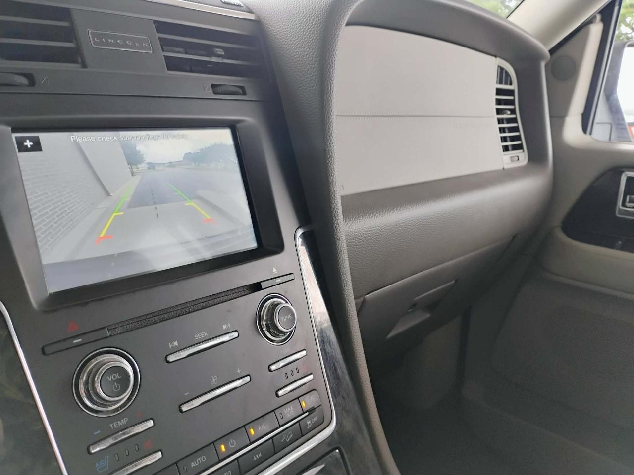Lincoln Navigator 4WD 4dr Select 2016