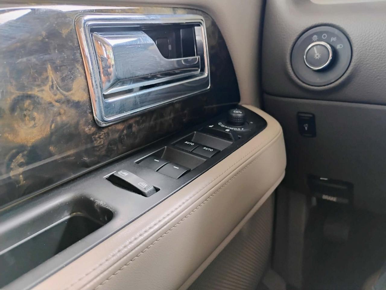 Lincoln Navigator 4WD 4dr Select 2016