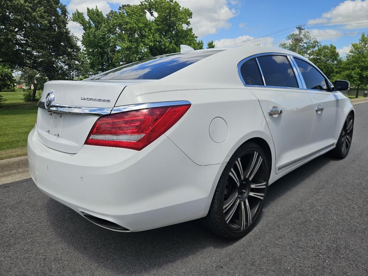 Buick LaCrosse 4dr Sdn Leather FWD 2015