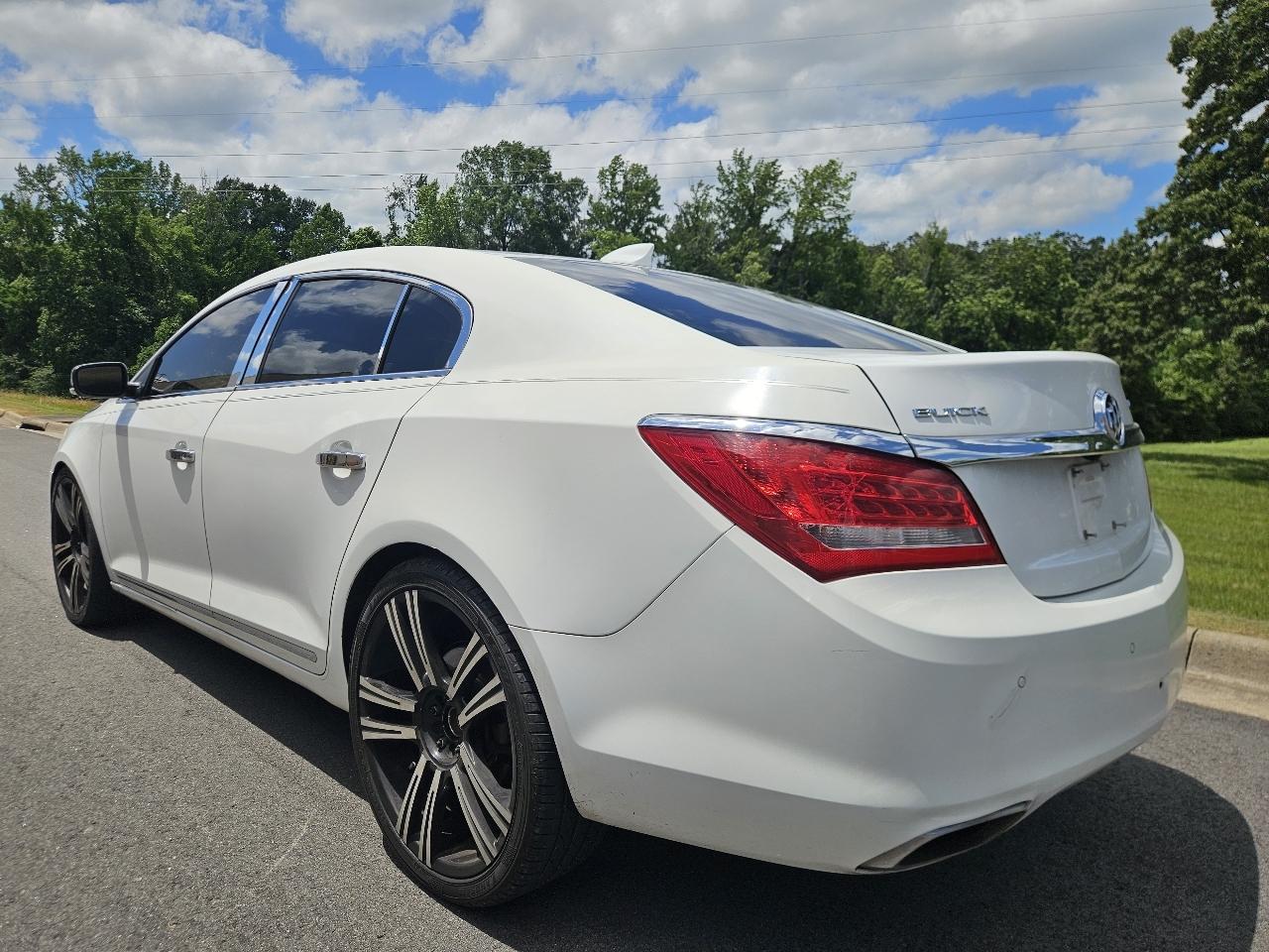 Buick LaCrosse 4dr Sdn Leather FWD 2015