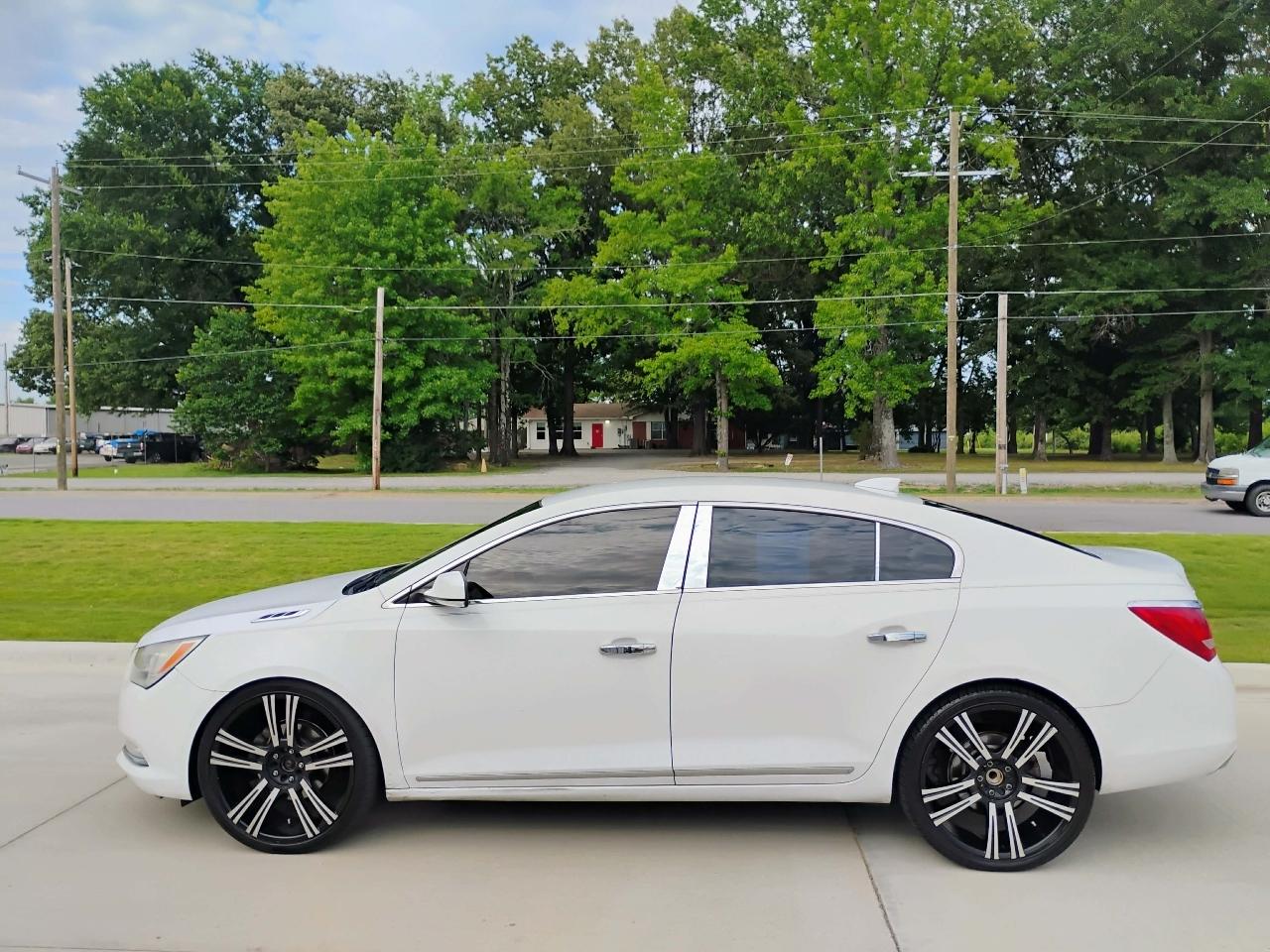 Buick LaCrosse 4dr Sdn Leather FWD 2015