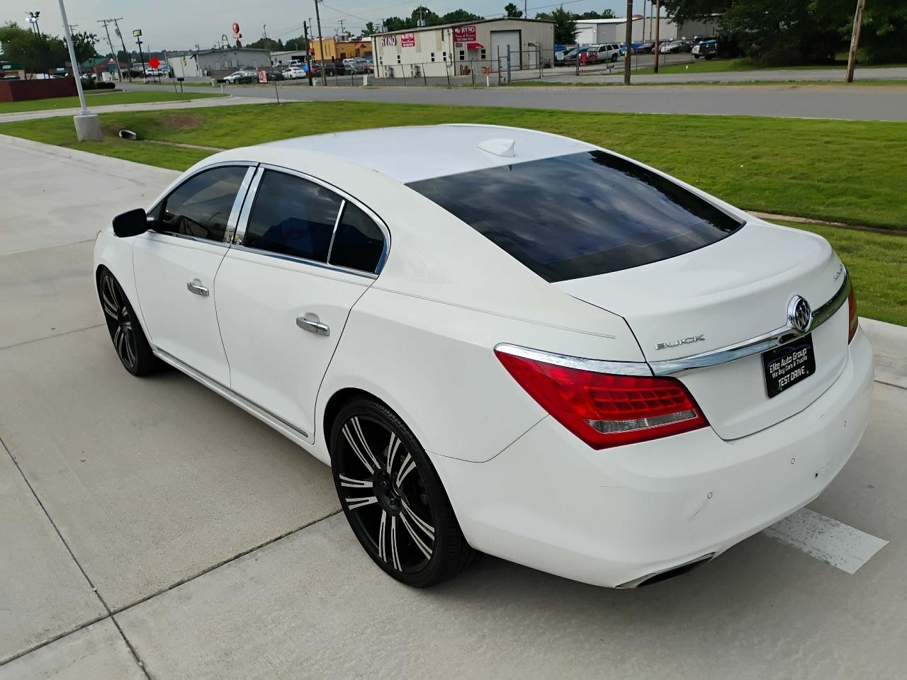 Buick LaCrosse 4dr Sdn Leather FWD 2015